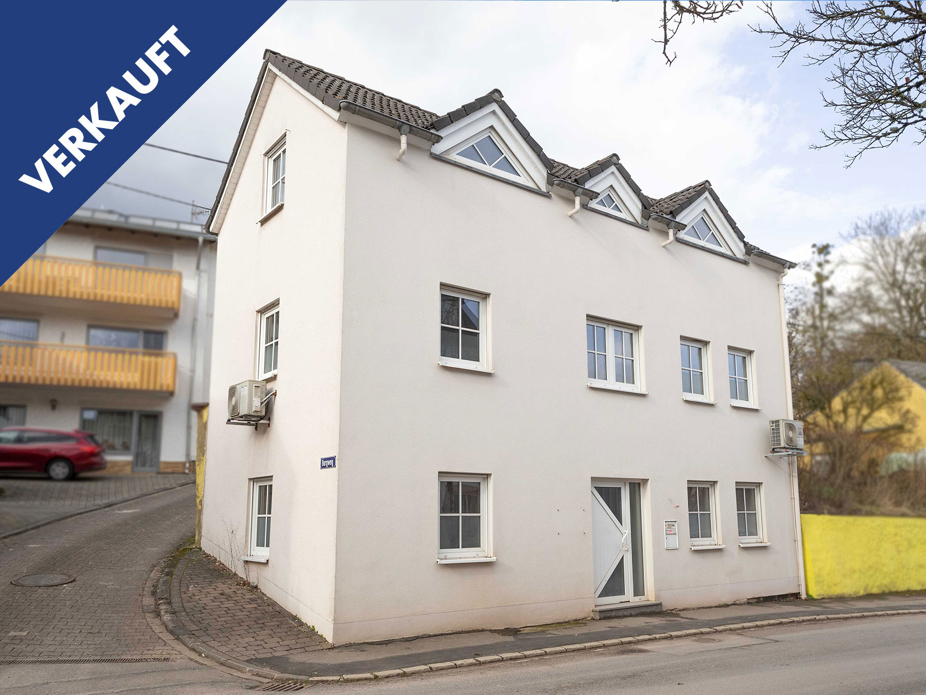 Verkauft: Kompaktes Haus für Wohnen und/oder Gewerbe in Föhren