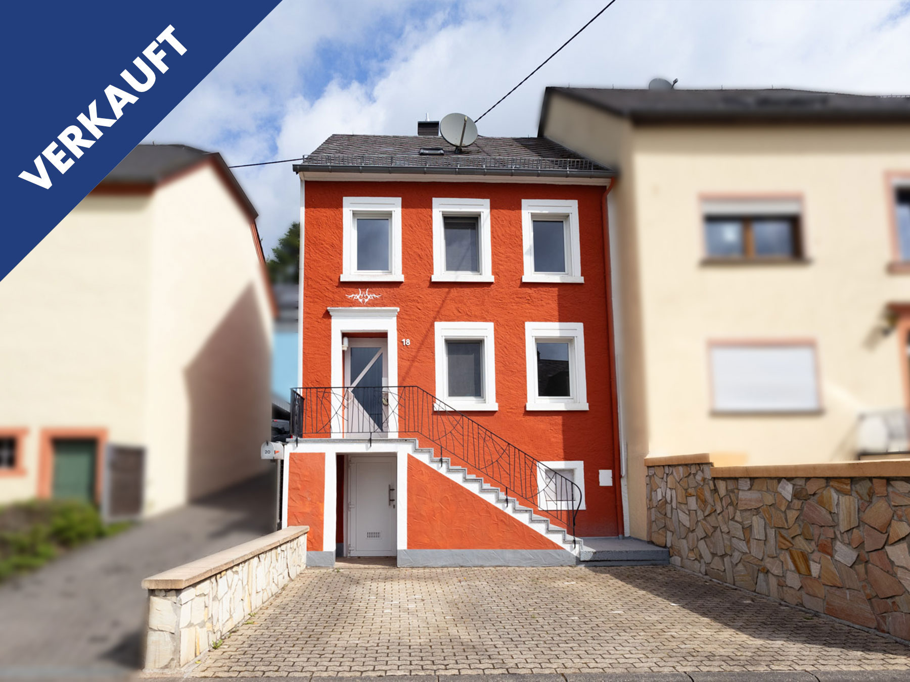 Gemütliches Einfamilienhaus mit Terrasse und Hanggarten in Föhren