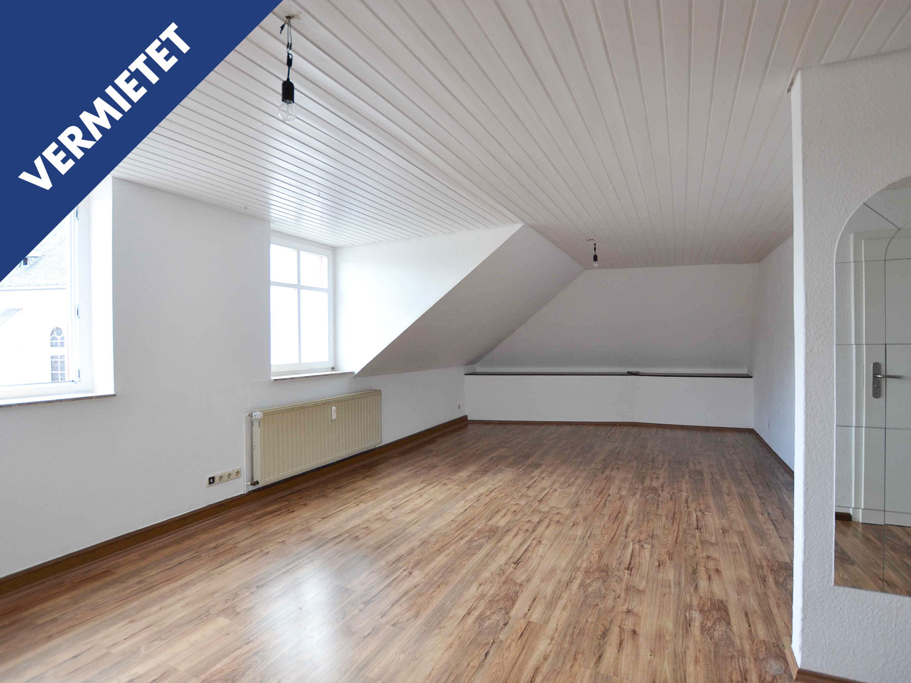 Vermietet: Altbauwohnung im Zentrum von Föhren // 3 ZKB