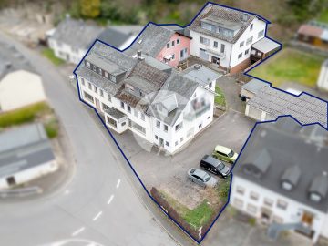 // Gebäudekomplex in Riveris // drei Häuser – viel Potential, 54317 Riveris, Haus