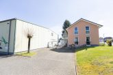 Gewerbehalle mit Wohnhaus // Wohnen und Arbeiten in Hetzerath // Ihr neues Projekt - Wohnhaus / Halle