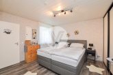 Sehr gepflegte und renovierte Eigentumswohnung // attraktive Aufteilung in Höhenlage von Trier-Ehrang - Schlafzimmer 1