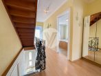 // Wohn- und Gästehaus // in zentraler Lage von Trittenheim - Mosel - Flur - OG