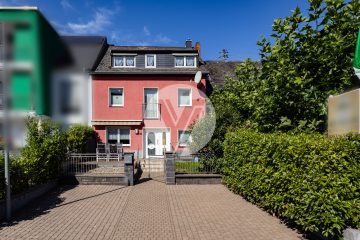 // Wohn- und Gästehaus // in zentraler Lage von Trittenheim – Mosel, 54349 Trittenheim, Reihenmittelhaus