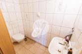Großzügiges Familienhaus mit Doppelgarage in Föhren // bevorzugte Wohnlage // bezugsfrei - Gäste WC EG