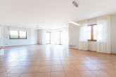 Großzügiges Familienhaus mit Doppelgarage in Föhren // bevorzugte Wohnlage // bezugsfrei - Wohn- Esszimmer (3)