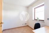 Großzügiges Familienhaus mit Doppelgarage in Föhren // bevorzugte Wohnlage // bezugsfrei - Büro