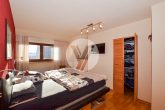 NEUER PREIS // Wohnhaus mit Gewerbeteil in Thalfang // wunderschöne Fernsicht und umfangreiches Potential - Schlafzimmer
