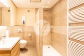 Modernisierte Dachgeschosswohnung mit gemütlicher Wohnatmosphäre // 3ZKB, Balkon, EBK, etc. // ab sofort - Bad