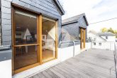 Modernisierte Dachgeschosswohnung mit gemütlicher Wohnatmosphäre // 3ZKB, Balkon, EBK, etc. // ab sofort - Balkon