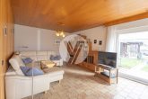 // 1-2 Familienhaus in Föhren // zentrale Lage mit ELW und großer Garage - Wohnen EG