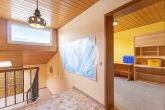 // 1-2 Familienhaus in Föhren // zentrale Lage mit ELW und großer Garage - Flur/Zimmer OG